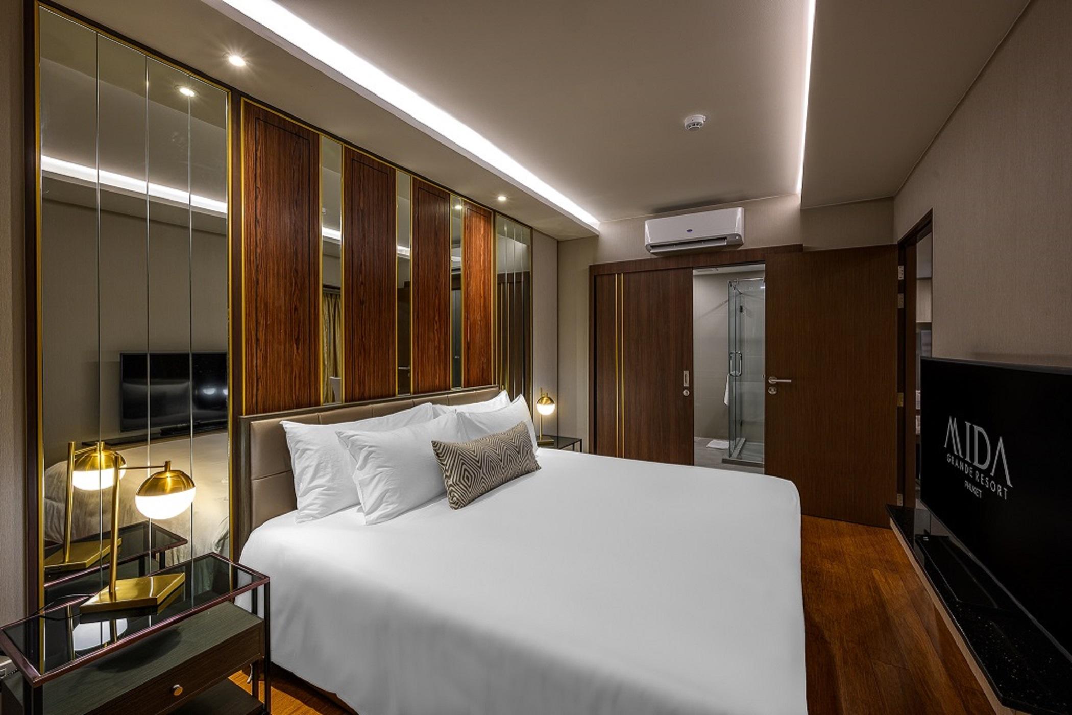 Mida Grande Resort Phuket Bagian luar foto