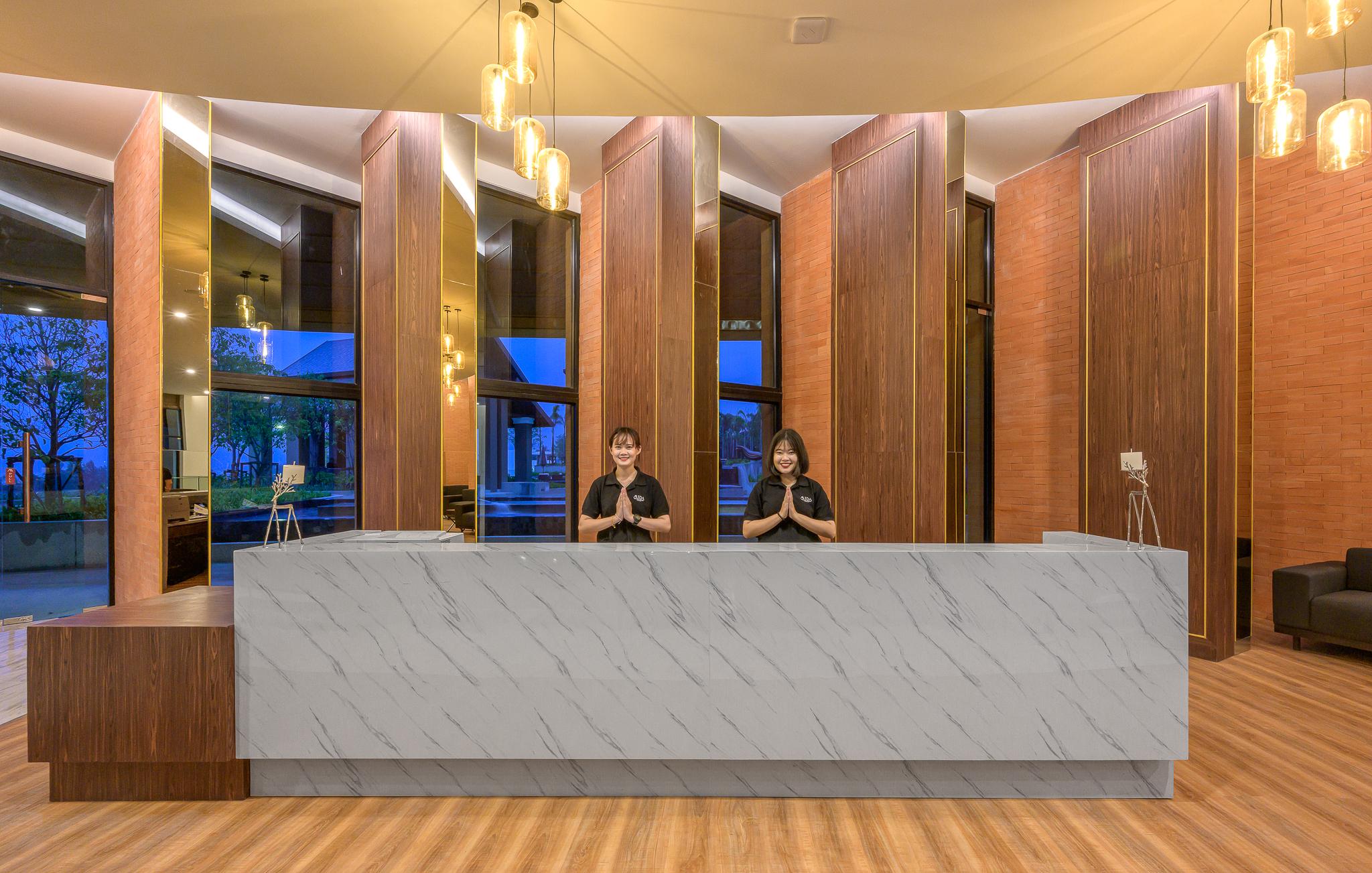 Mida Grande Resort Phuket Bagian luar foto